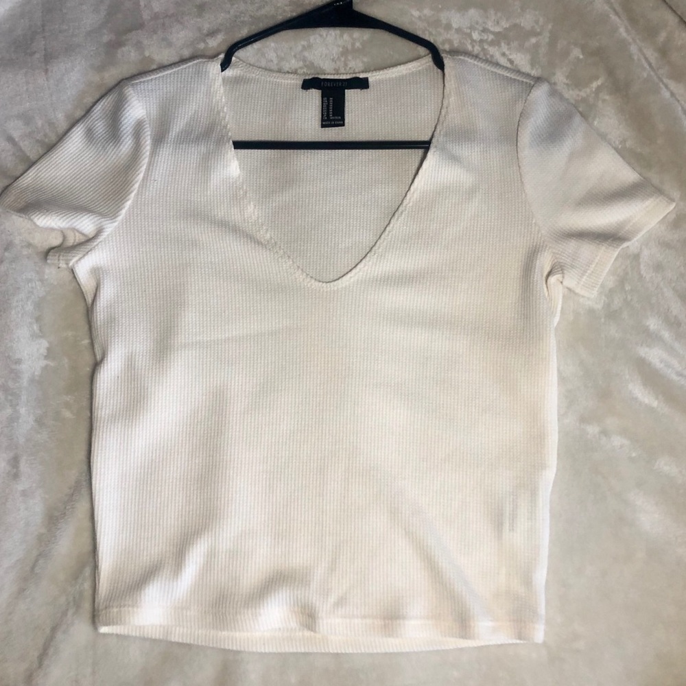 ✨ NEW white knit waffle v-neck